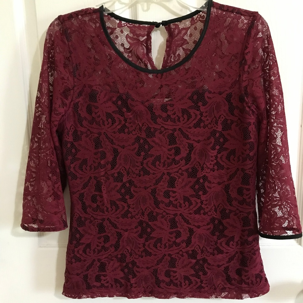 Maroon lace top - Cato - Size Medium